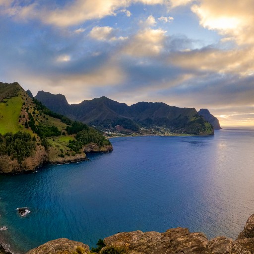 Paisaje costero de la Isla Juan Fernández